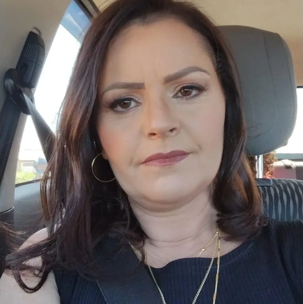 Camila Rezende, designer criadora do pacote de artes DTF UV